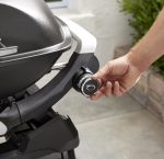 Weber Q2200N Gas Grill with Stand - Image 4
