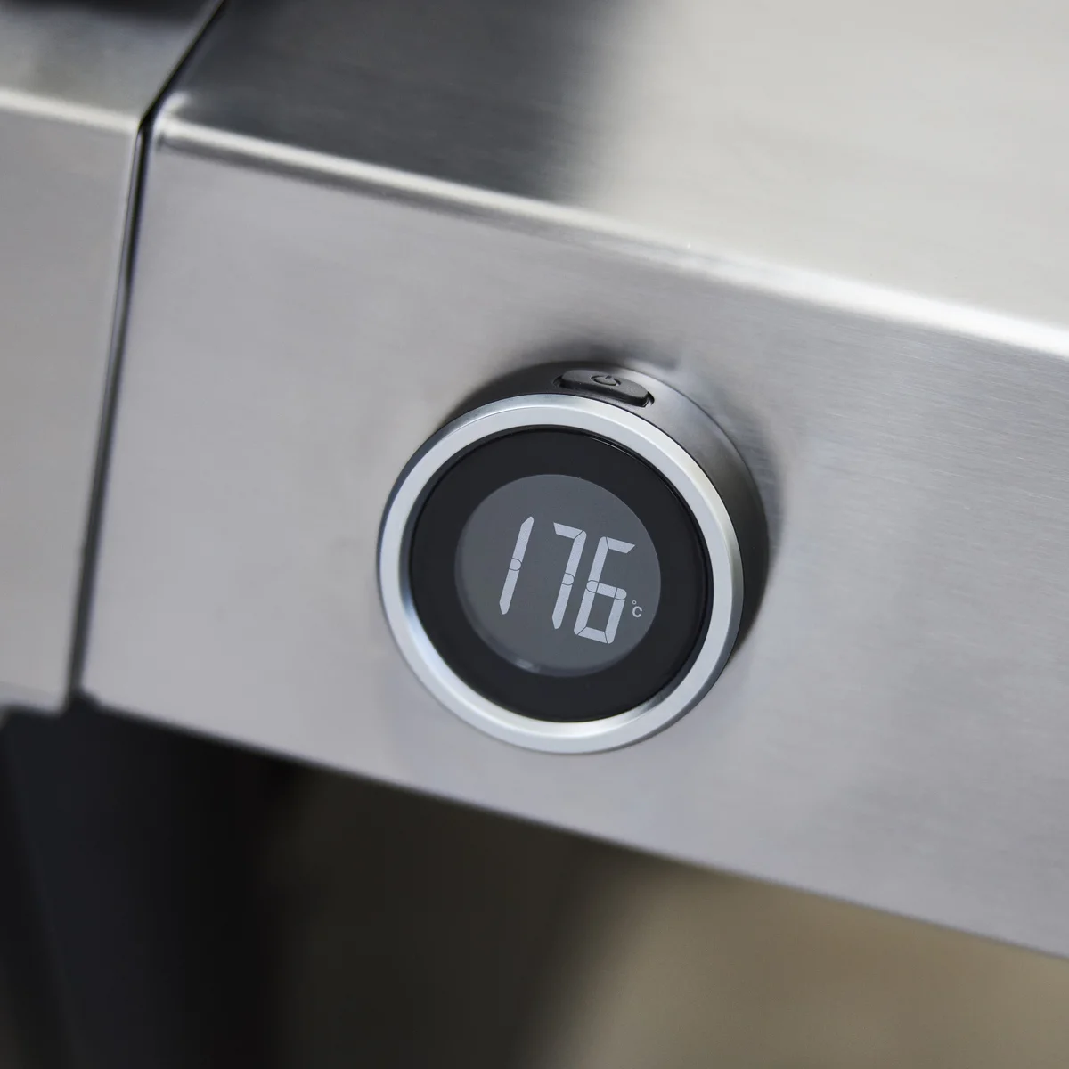 Genesis E-335 Gas Grill - Image 4
